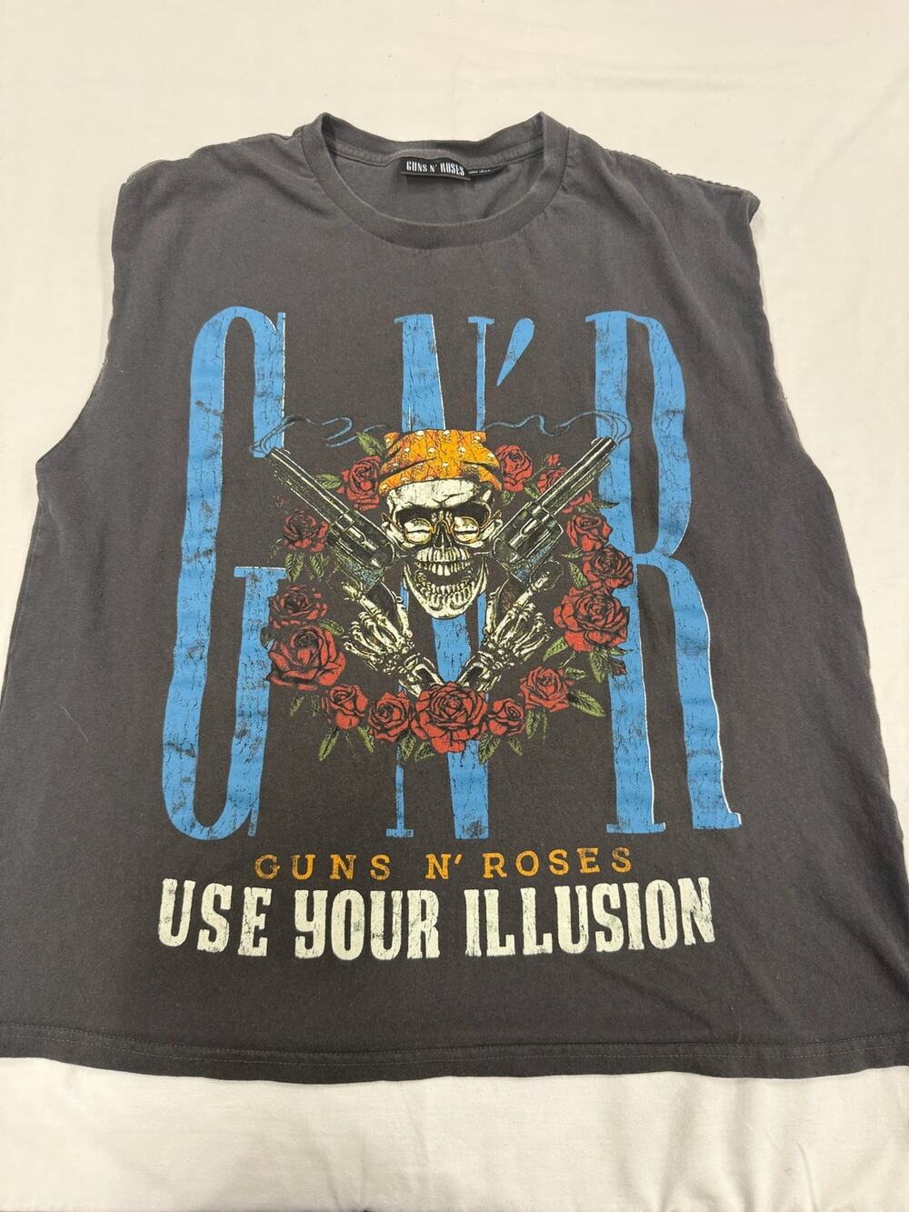 Guns N’ Roses Use Your Illusion Muscle Tee Women’s S Gray Skull Roses Graphic